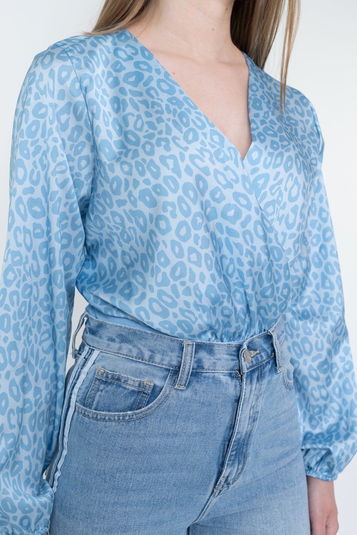 Viola body-light blue