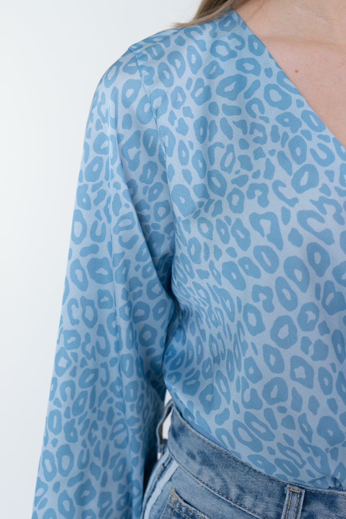 Viola body-light blue